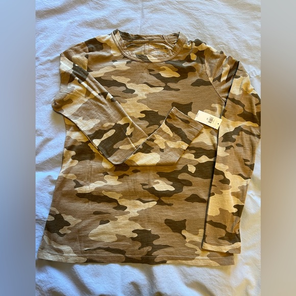 All brand new clothes for 50% off - Picture 2 of 8